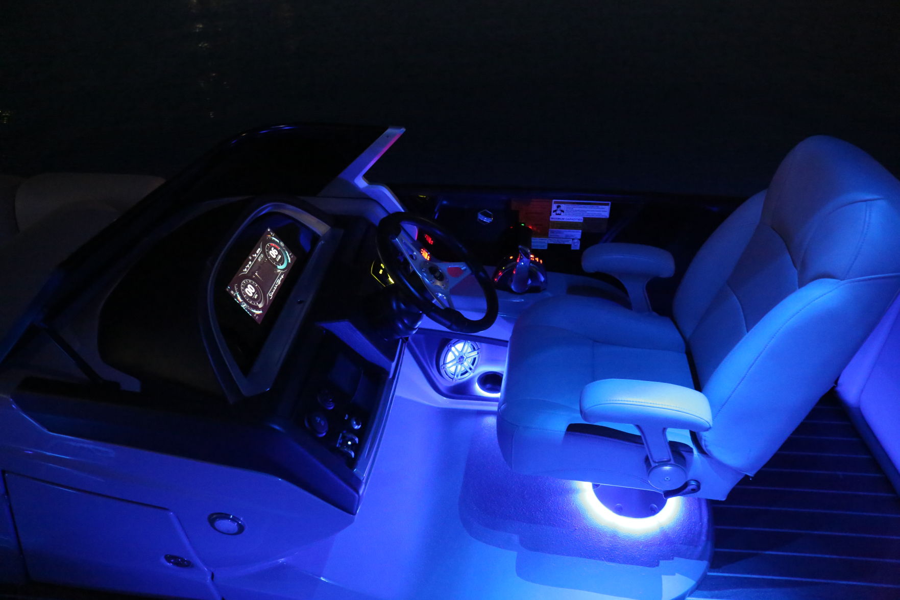 South Bay 25 Sport RS9 DC lighted helm